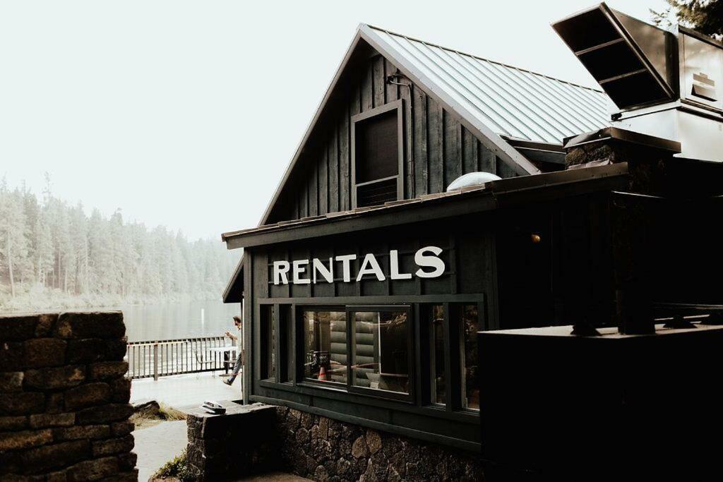 The Suttle Lodge & Boathouse Camp Sherman Экстерьер фото